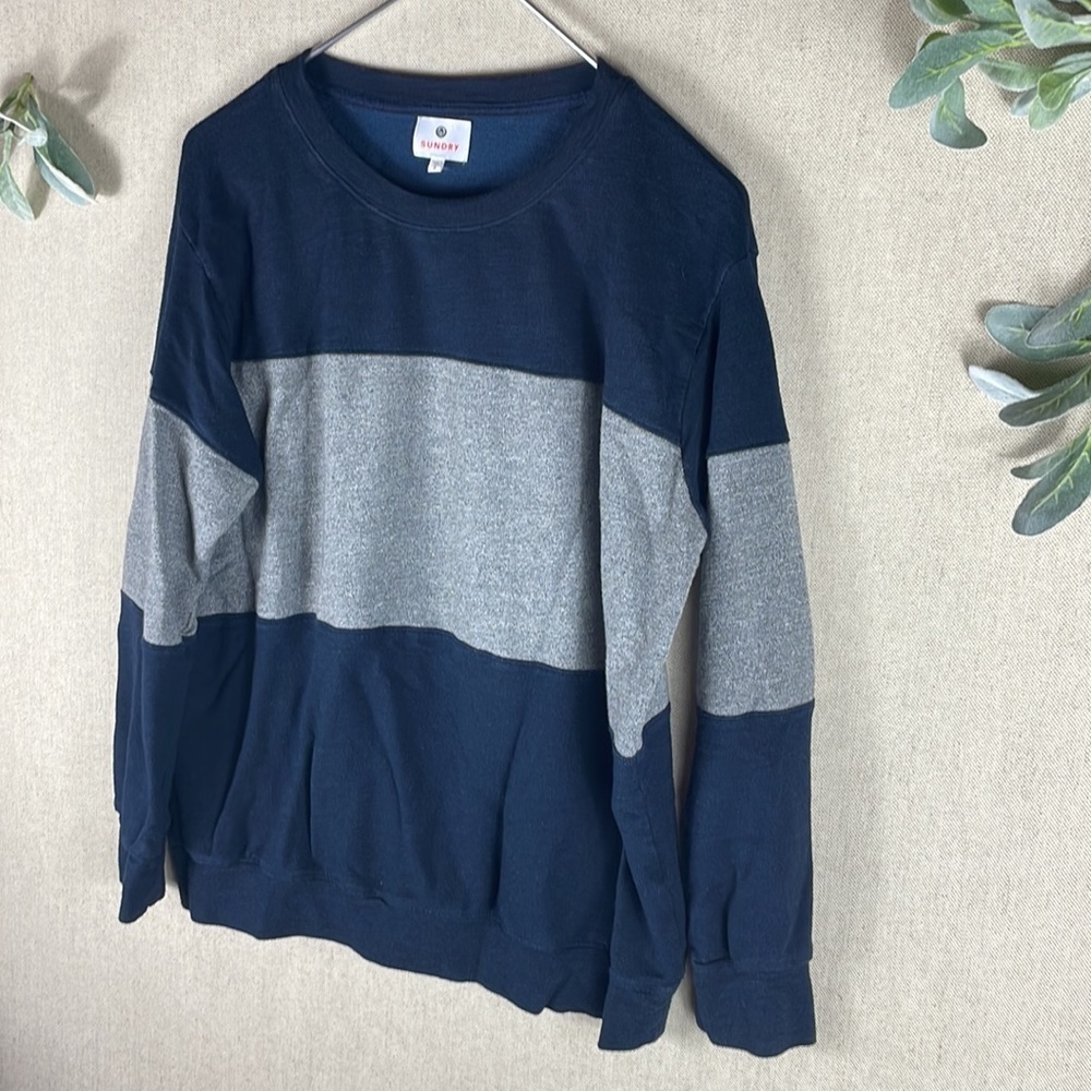 Sundry > Colorblock Sweater 2 - Picture 8 of 9
